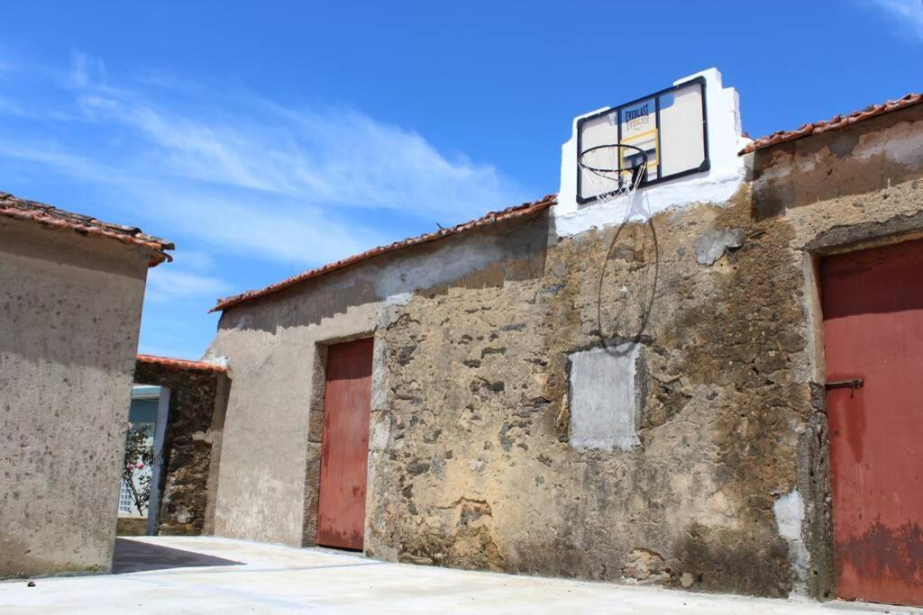 House With Pool And Garden In Esmoriz Near Porto Villa Bagian luar foto
